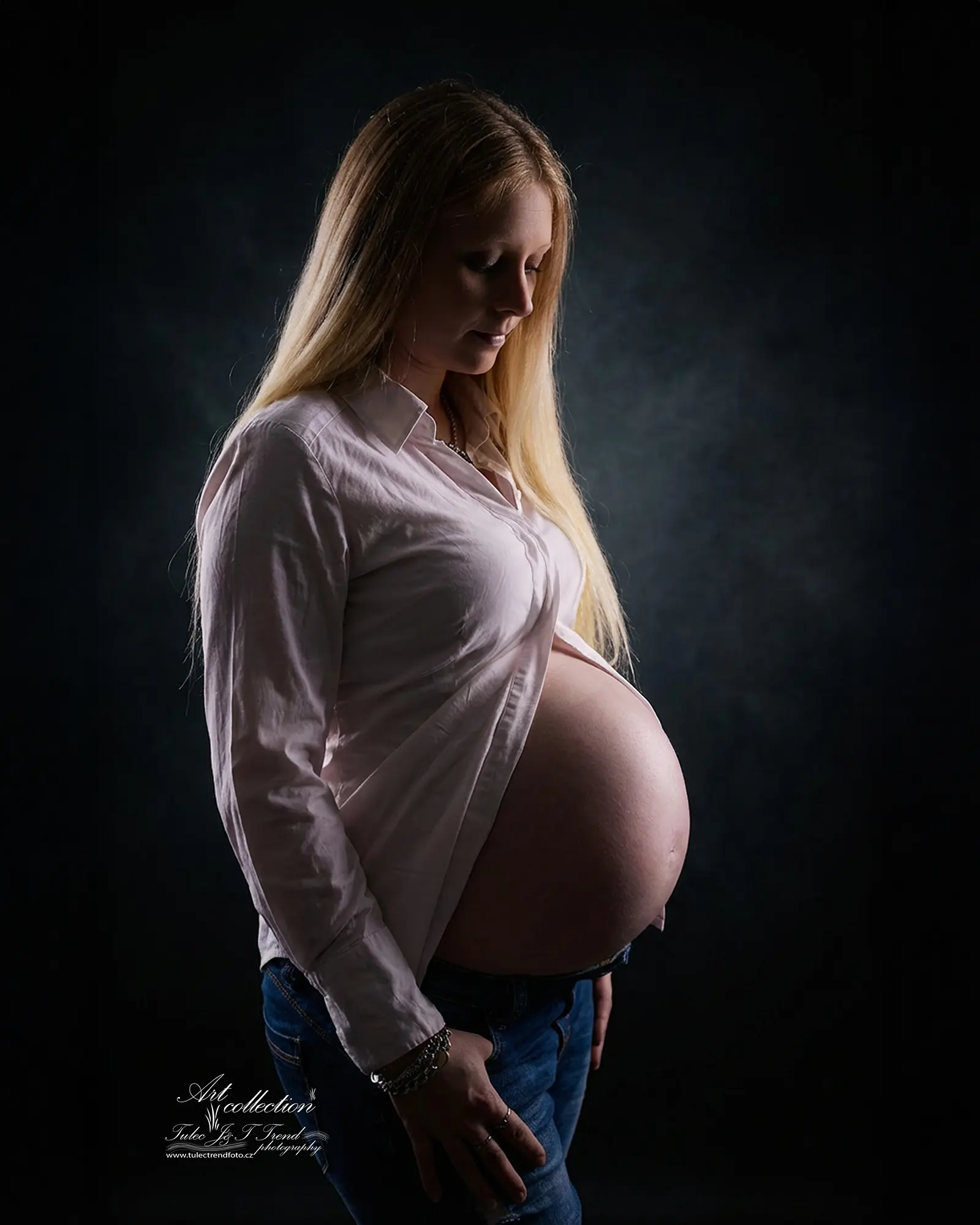 Těhotenský fotoateliér Olomouc — profesionální focení bříška