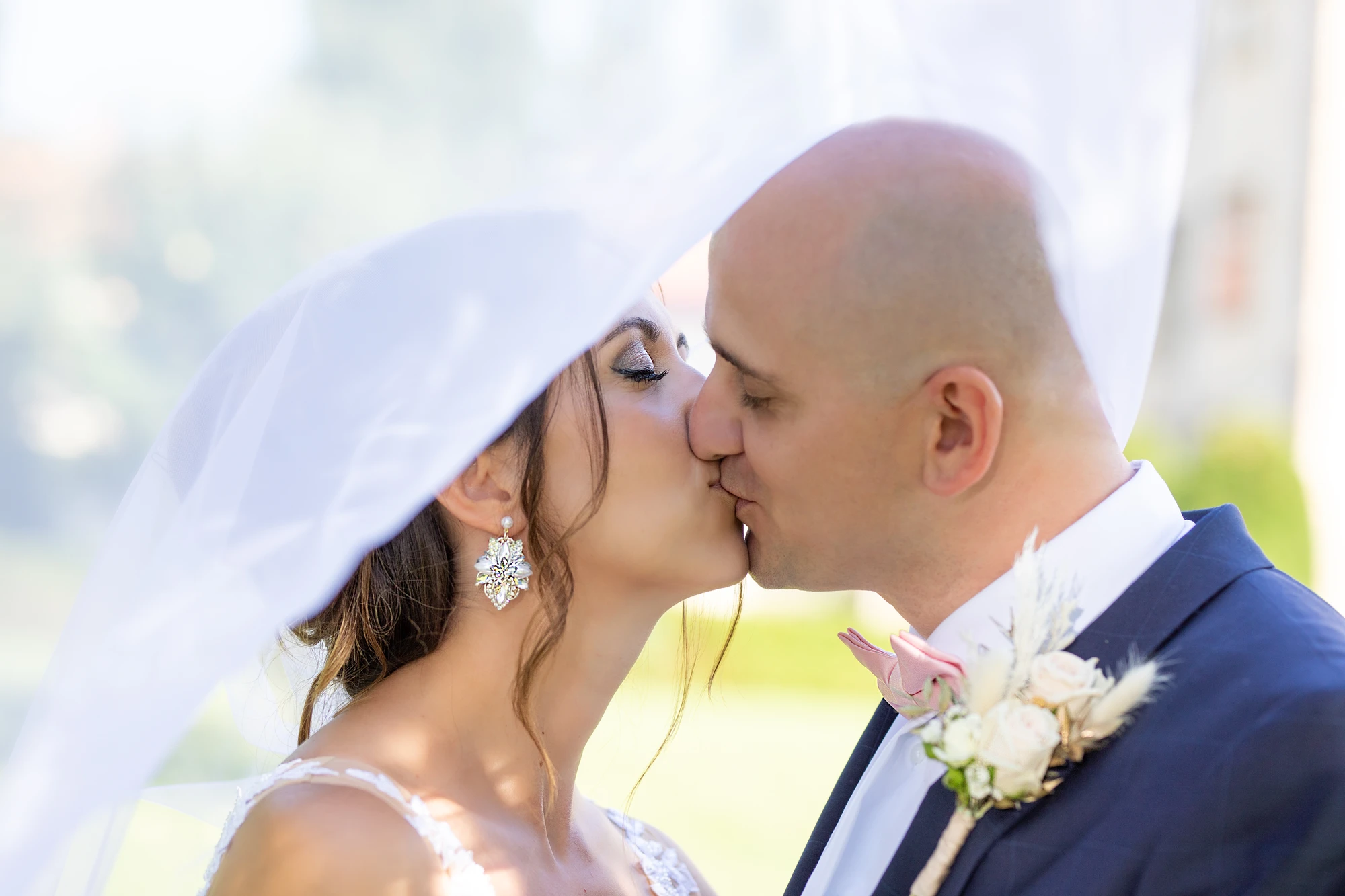 Svatební polibek — Terezka a Ondra, zámek Bučovice 2022