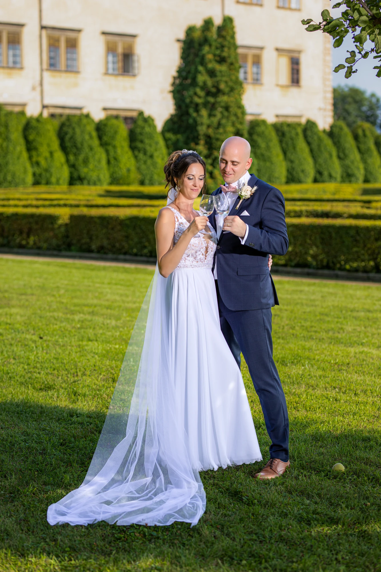 Terezka a Ondra — portrét novomanželů, zámek Bučovice