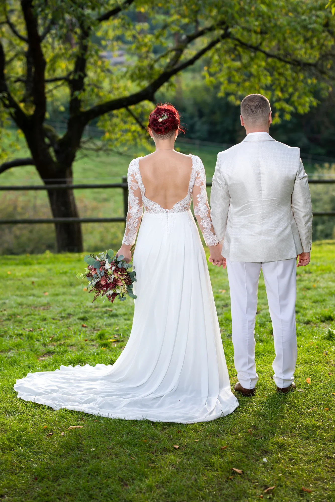 Polibek novomanželů — statek Samsara, Lucie a Ivo 2022