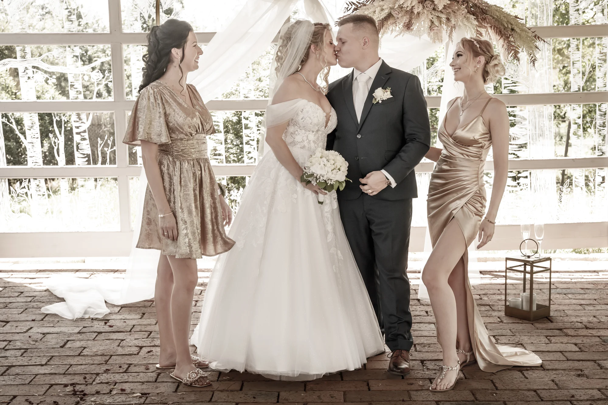 První novomanželský polibek — Stodola u Bečvy, červen 2024