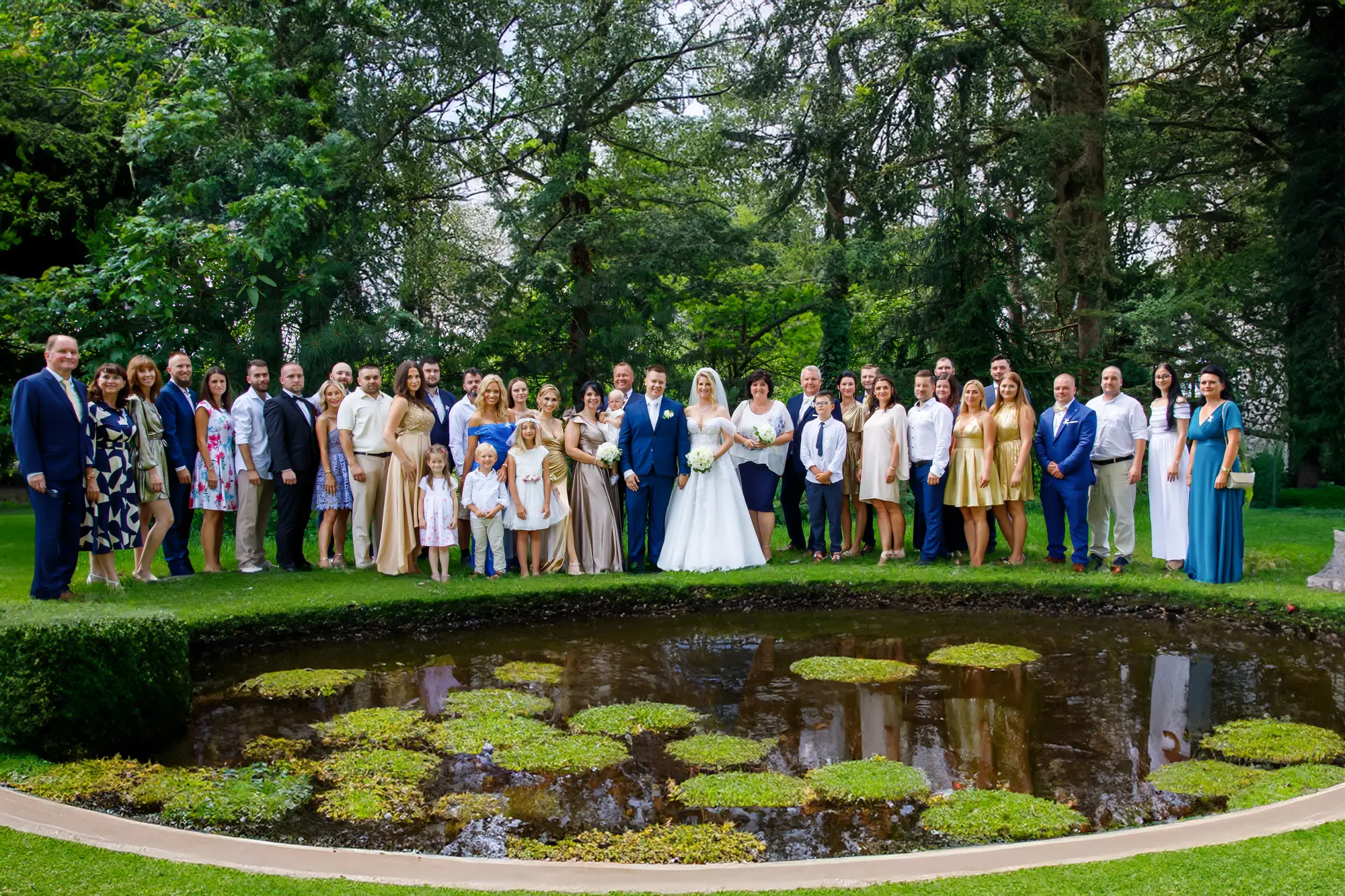 Novomanželé po obřadu — Stodola u Bečvy, Martina a Marek