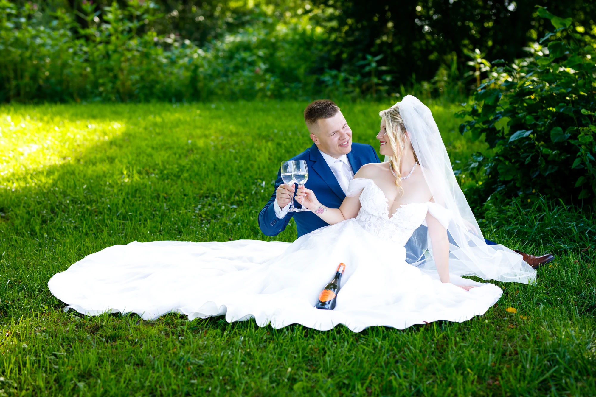 Večerní atmosféra — svatba Martiny a Marka, Stodola u Bečvy