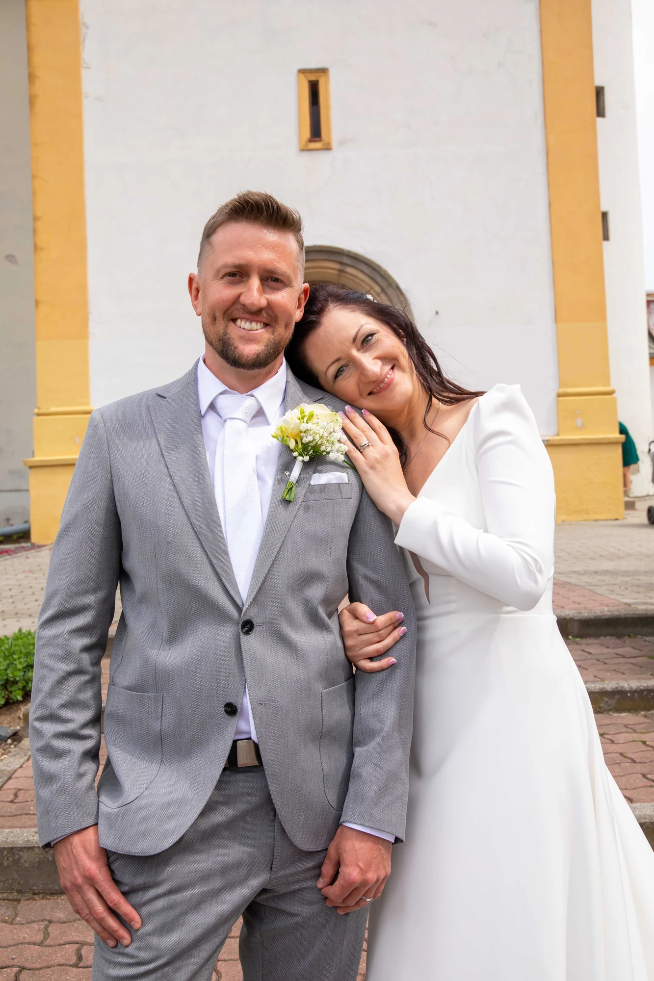 Nevěsta s kyticí — portrétní focení, 2023